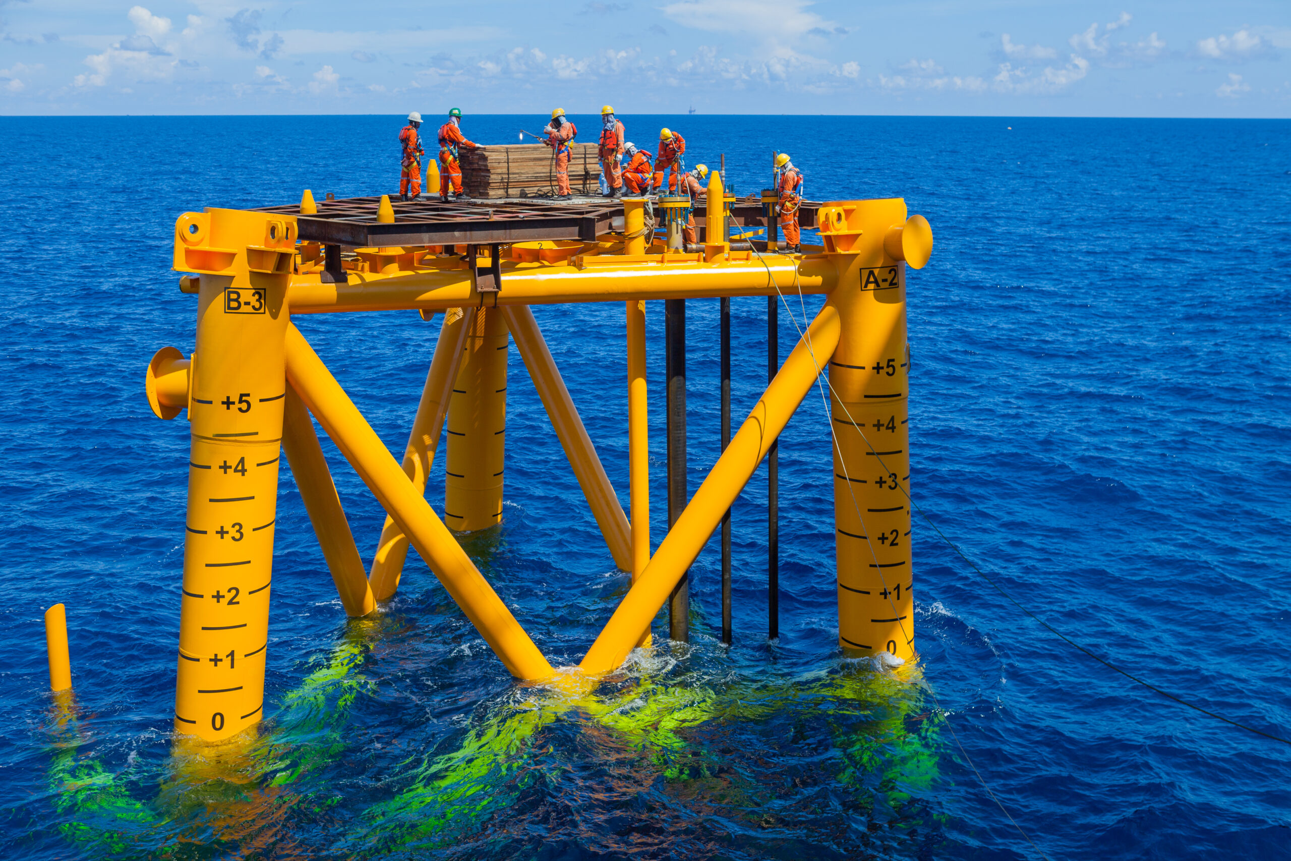 Platform afloating offshore Vietnam 